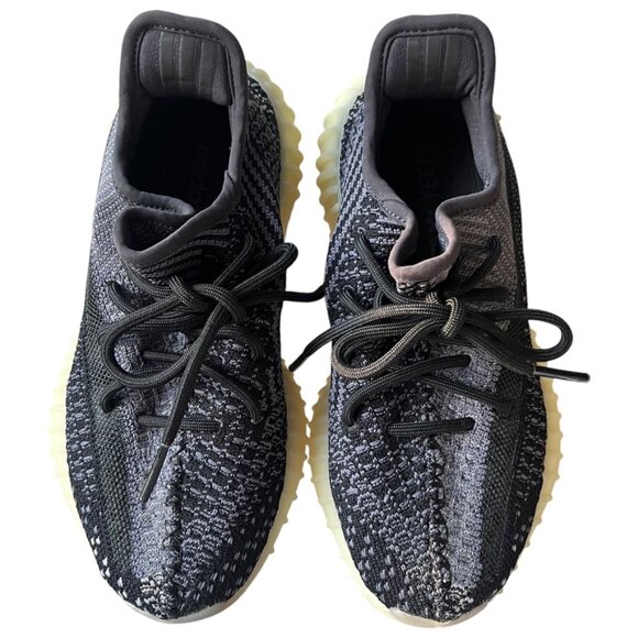 Yeezy Boost 350 V2 Carbon Sneakers US 4 - Picture 4 of 9
